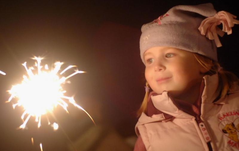 Ура, каникулы! Пиротехника, которую можно запускать с детьми - Комсомольск | komsomolsk.salutsklad.ru